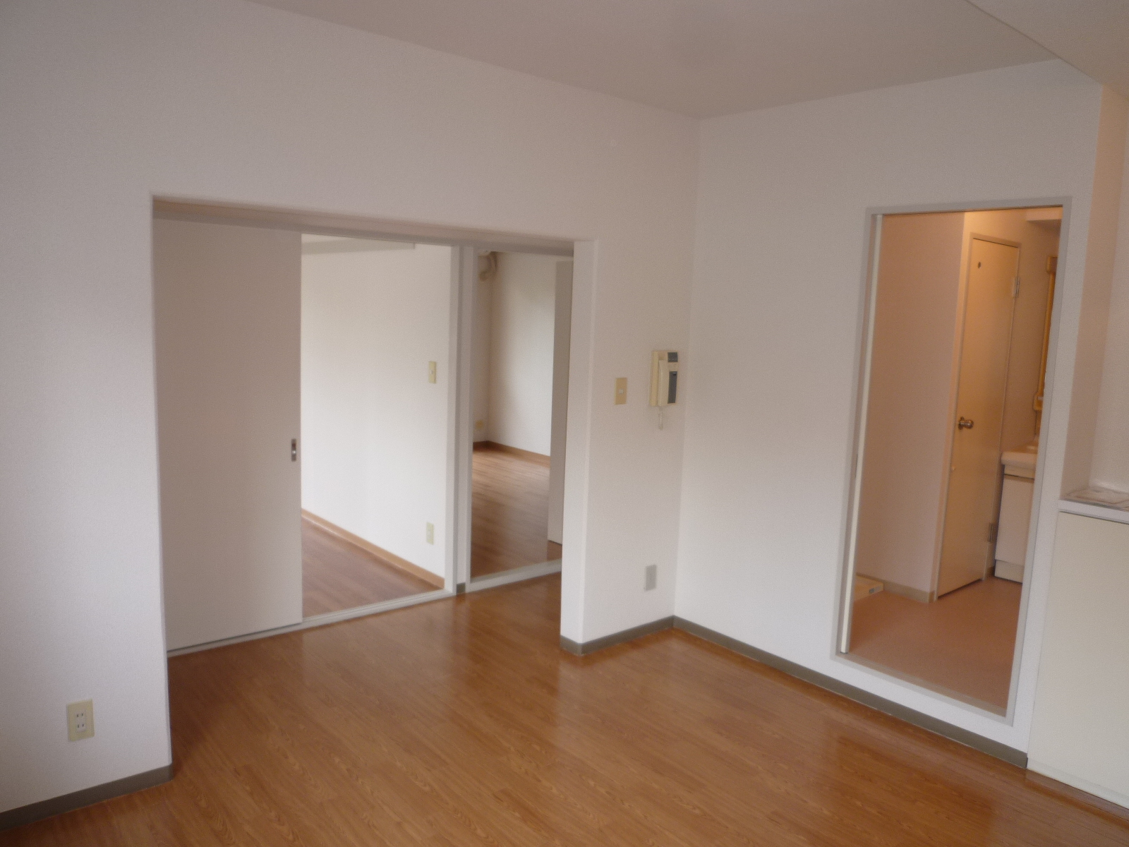 Other room space. Easy-to-use distribution type!