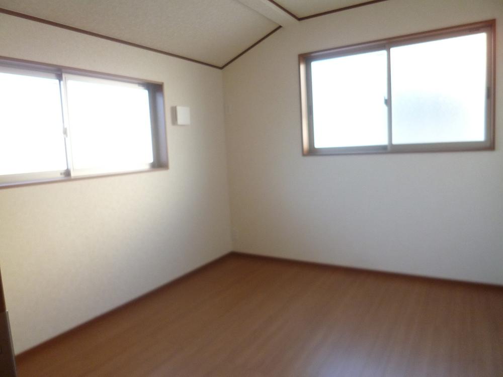 Non-living room. 1 Building (December 2013) Shooting