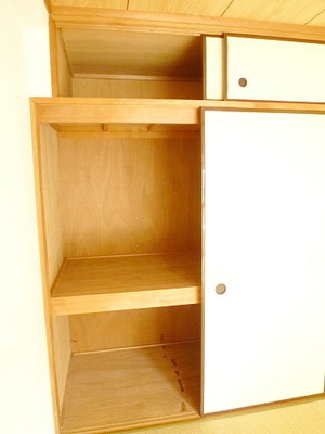 Receipt. It is a Japanese-style room storage