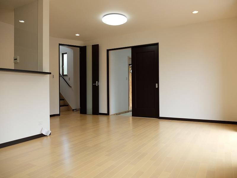 Living. Decorated in muted colors