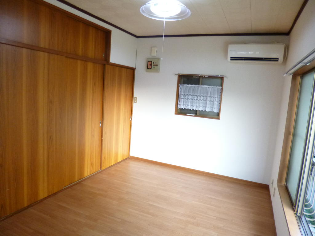 Other room space. room