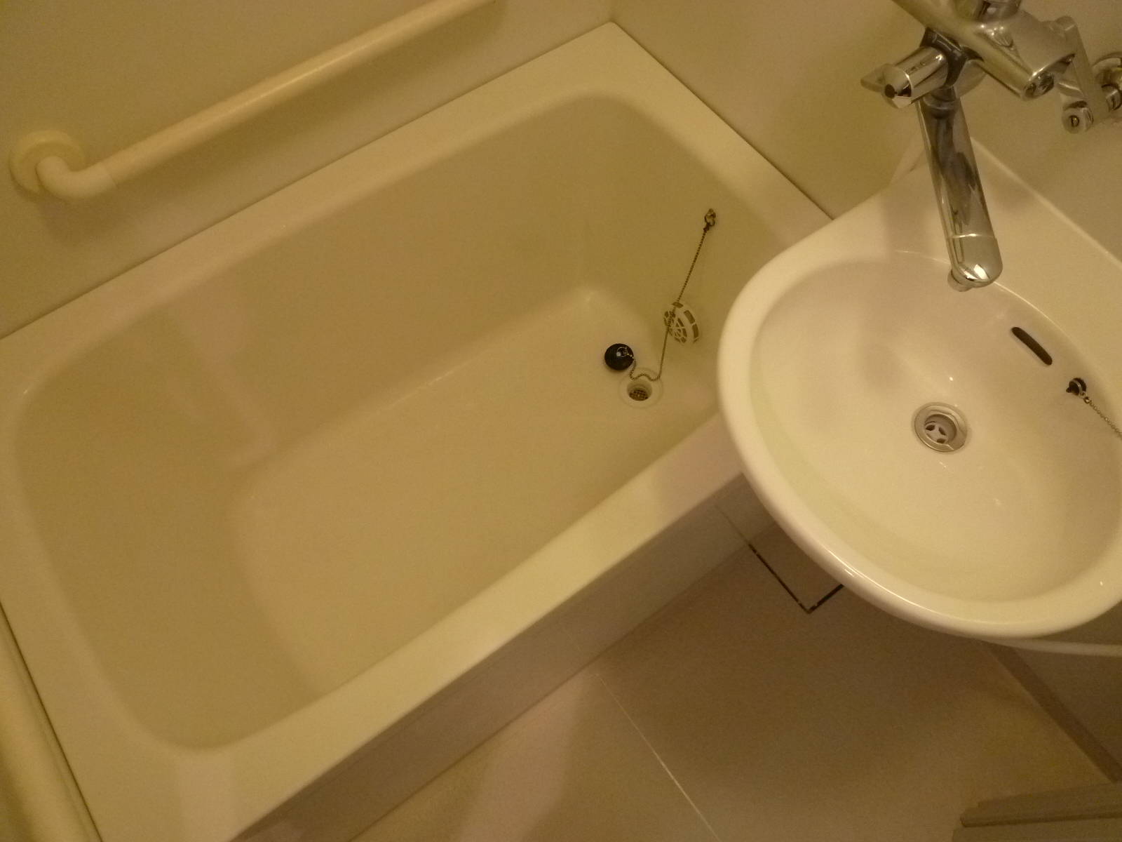 Bath. Independent wash basin There is no, Basin is there in the bath.