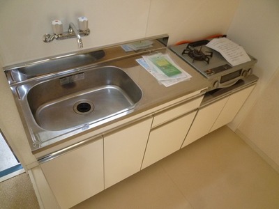 Kitchen. Gas stove can be installed