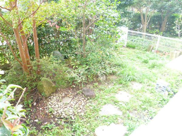 Garden. It has a (private garden) private garden of about 26 sq m. You can also enjoy gardening.