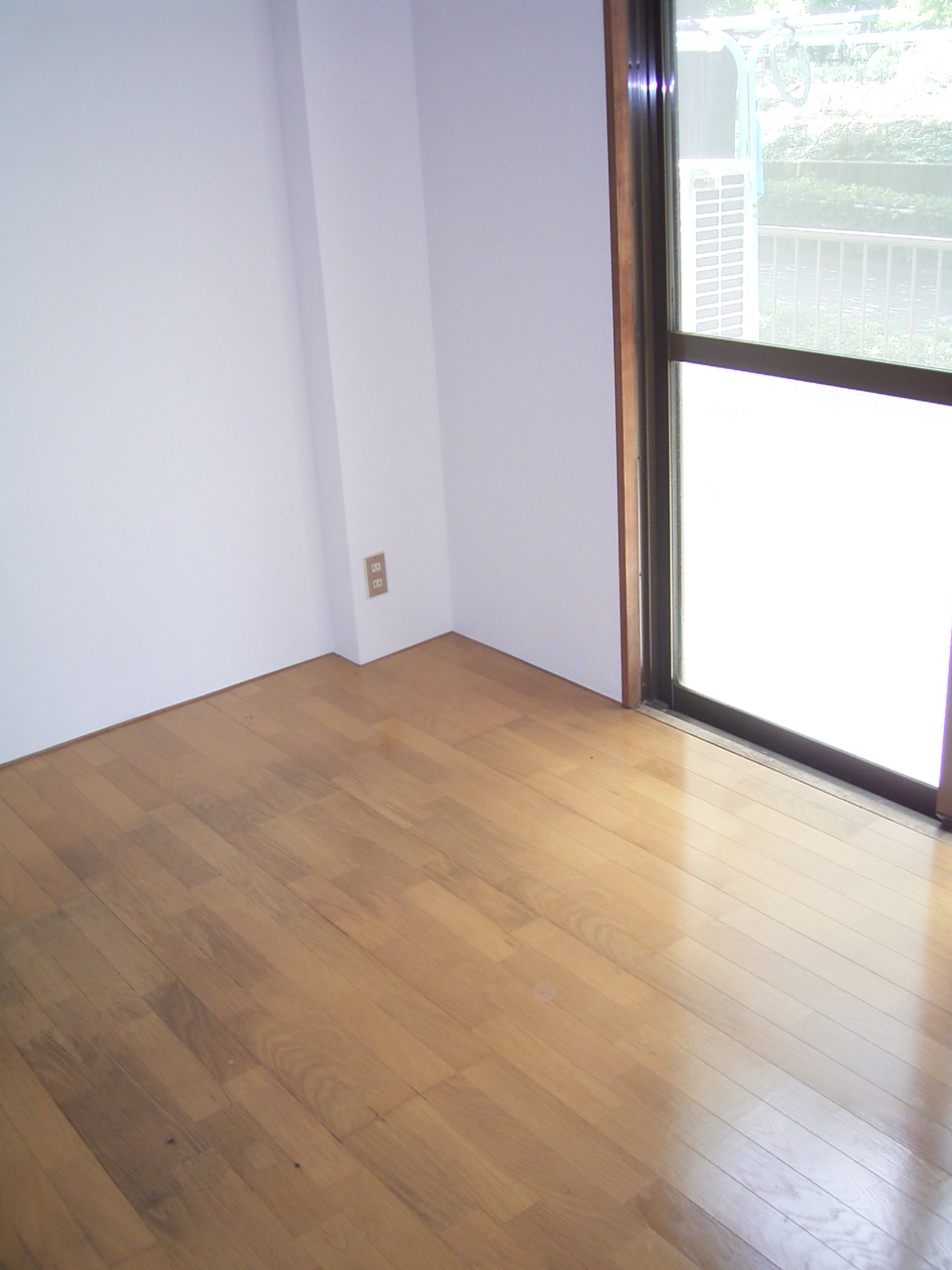 Living and room. Beautiful flooring there is a shiny