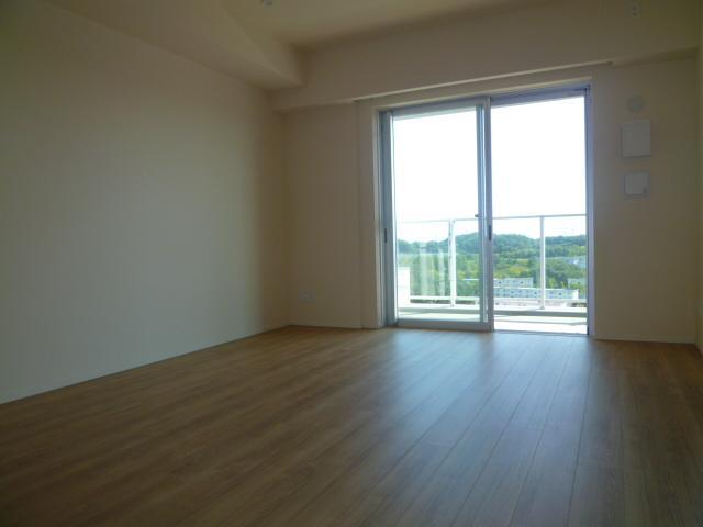 Living. Flooring Color, Chic modern, It is like texture of innocence. Floor heating is standard equipment.