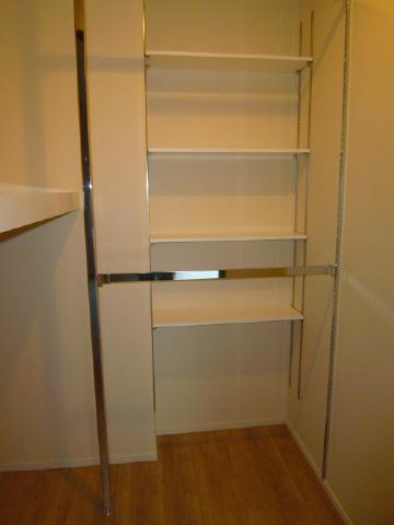 Receipt. 2 along the line more accessible 						 / 							Fiscal year Available 						 / 							See the mountain 						 / 							Facing south 						 / 							System kitchen 						 / 							Bathroom Dryer 						 / 							Yang per good 						 / 							Share facility enhancement 						 / 							All room storage 						 / 							A quiet residential area 						 / 							LDK15 tatami mats or more 						 / 							Japanese-style room 						 / 							top floor ・ No upper floor 						 / 							High floor 						 / 							Mist sauna 						 / 							Washbasin with shower 						 / 							Face-to-face kitchen 						 / 							Security enhancement 						 / 							Self-propelled parking 						 / 							Barrier-free 						 / 							South balcony 						 / 							Bicycle-parking space 						 / 							Elevator 						 / 							High speed Internet correspondence 						 / 							Warm water washing toilet seat 						 / 							TV monitor interphone 						 / 							Leafy residential area 						 / 							Mu front building 						 / 							Ventilation good 						 / 							Good view 						 / 							Dish washing dryer 						 / 							Walk-in closet 						 / 							water filter 						 / 							Storeroom 						 / 							Pets Negotiable 						 / 							Located on a hill 						 / 							Floor heating 						 / 							Delivery Box 						 / 							Kids Room ・ nursery