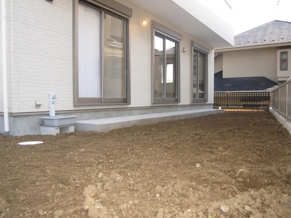 Garden. Spacious garden