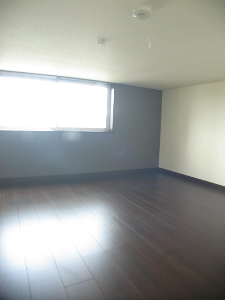 Other introspection. Located between the first and second floors, "built"