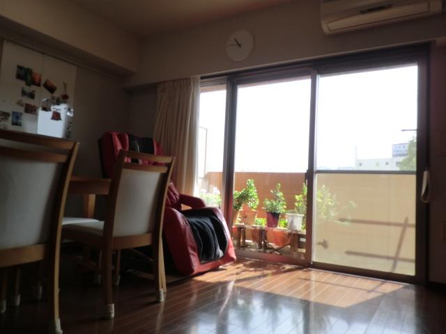 Living. Living-dining