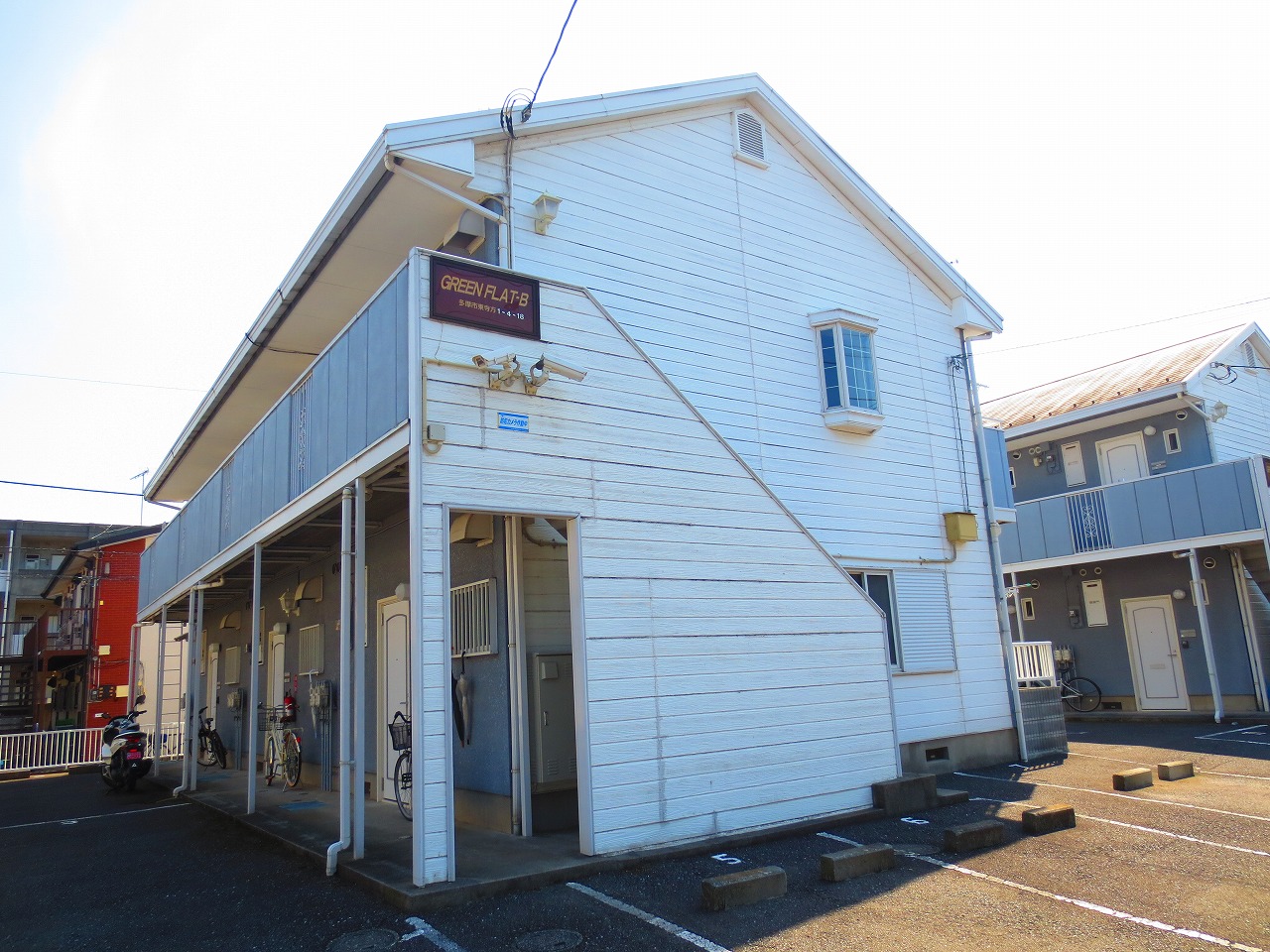 Building appearance. Parking on site ☆