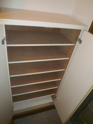 Entrance.  ☆ There cupboard ☆ 