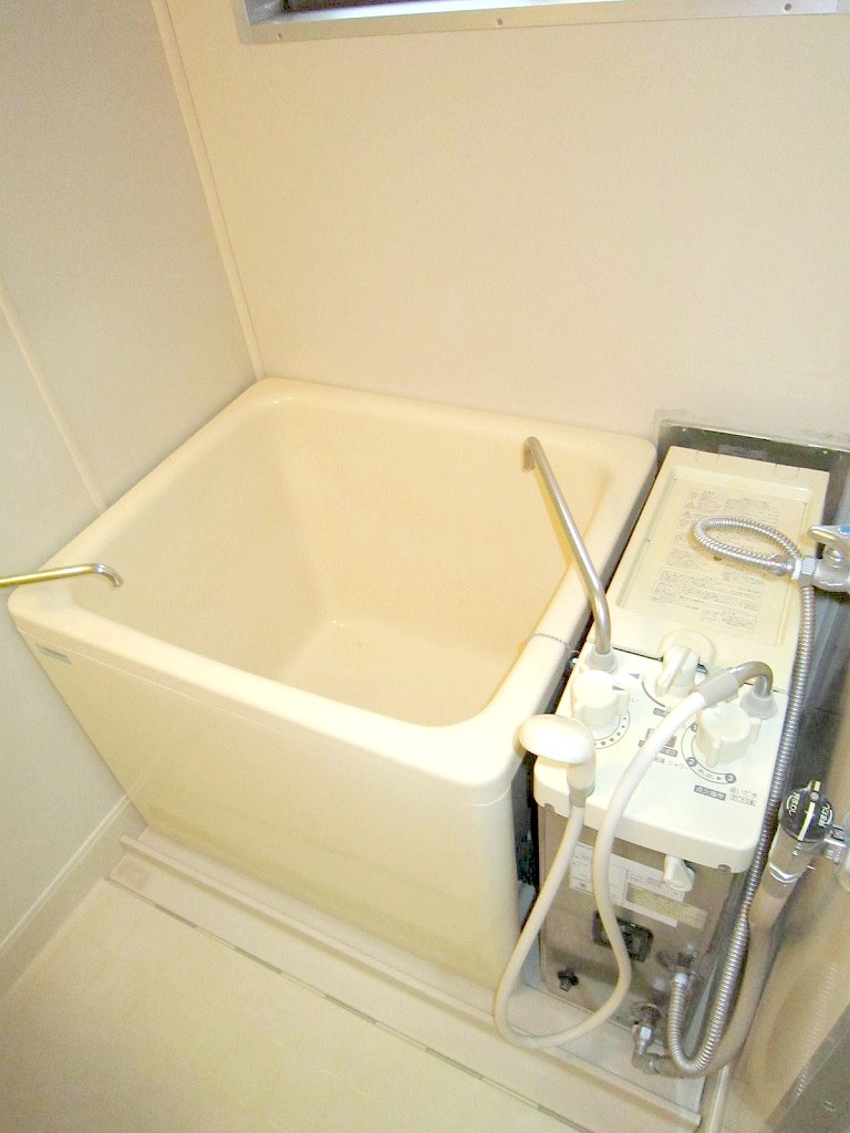 Bath. Since the balance kettle specification can reheating