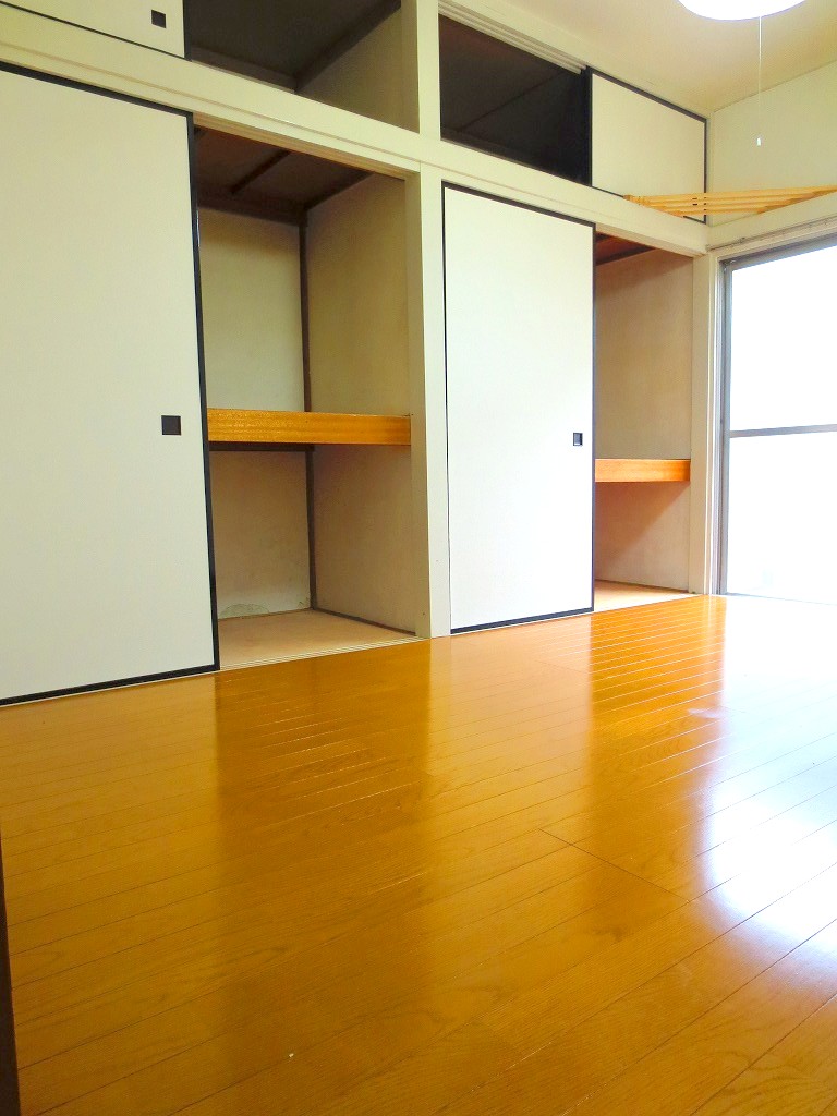 Receipt. Upper closet is also plenty with