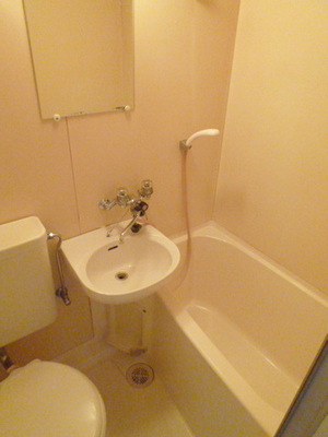 Bath. Kagamizuke bus