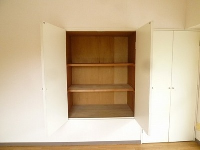 Receipt. There is housed in each room