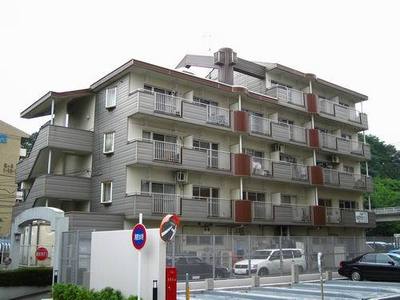 Entrance. Day is good. 