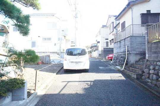 Local photos, including front road. Frontal road