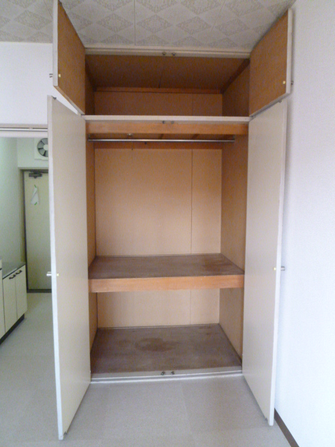 Receipt. Big is with a closet