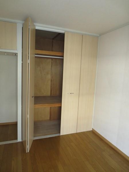 Receipt. Large closet