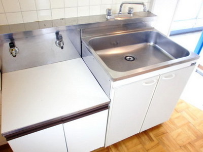 Kitchen. Two-burner stove installation Allowed