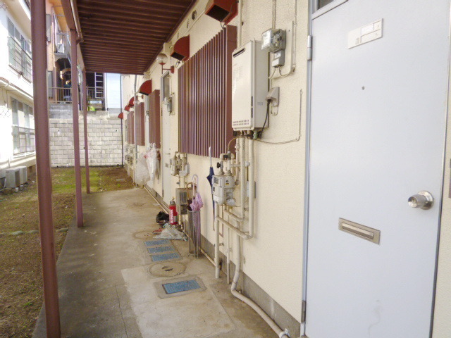 Entrance. Communal area