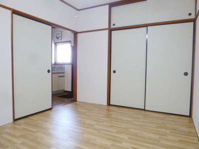 Other room space.  ☆ Beautiful flooring ☆ 