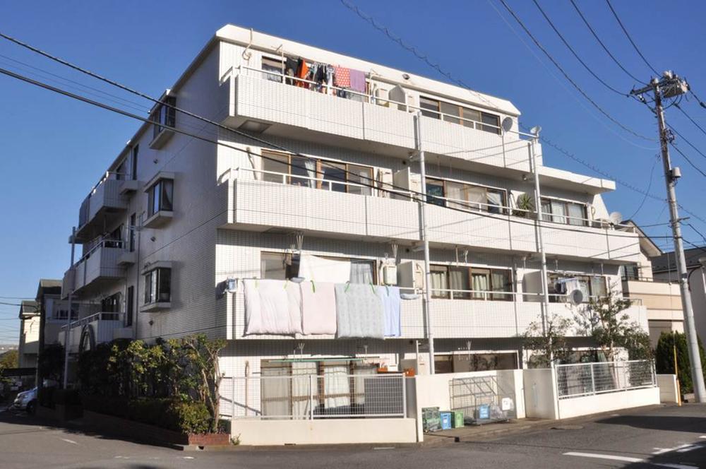 Local appearance photo. Local (11 May 2013) Shooting