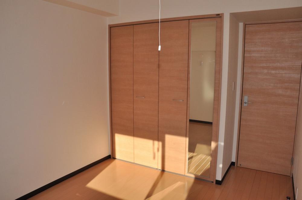 Non-living room. Indoor (11 May 2013) Shooting