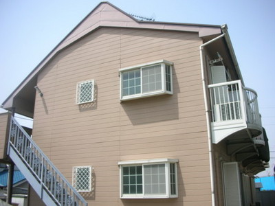 Building appearance. Shower room and toilets are new! !