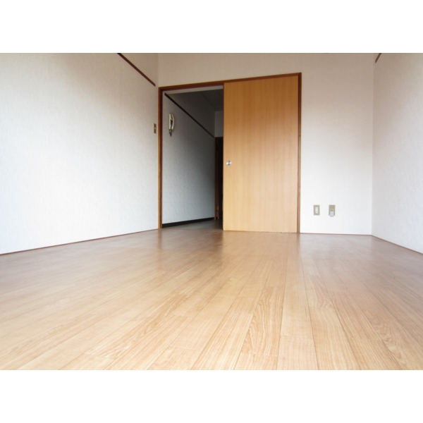 Living and room. Western-style 6 Pledge. You can use comfortably because it is divided and dining.