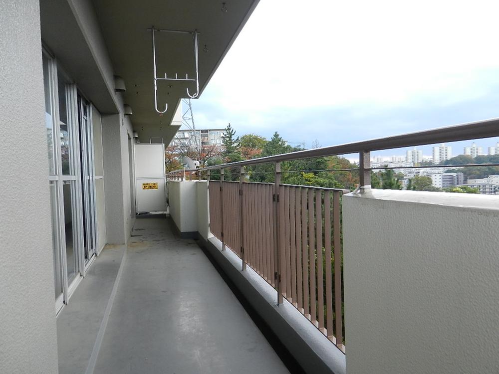 Balcony. L-shaped balcony (November 2013) Shooting