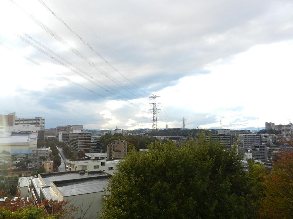 View photos from the dwelling unit. View from the living room (11 May 2013) Shooting