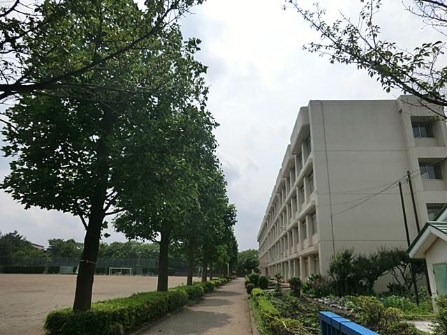 Junior high school. 814m until Tama Municipal Hijirigaoka junior high school
