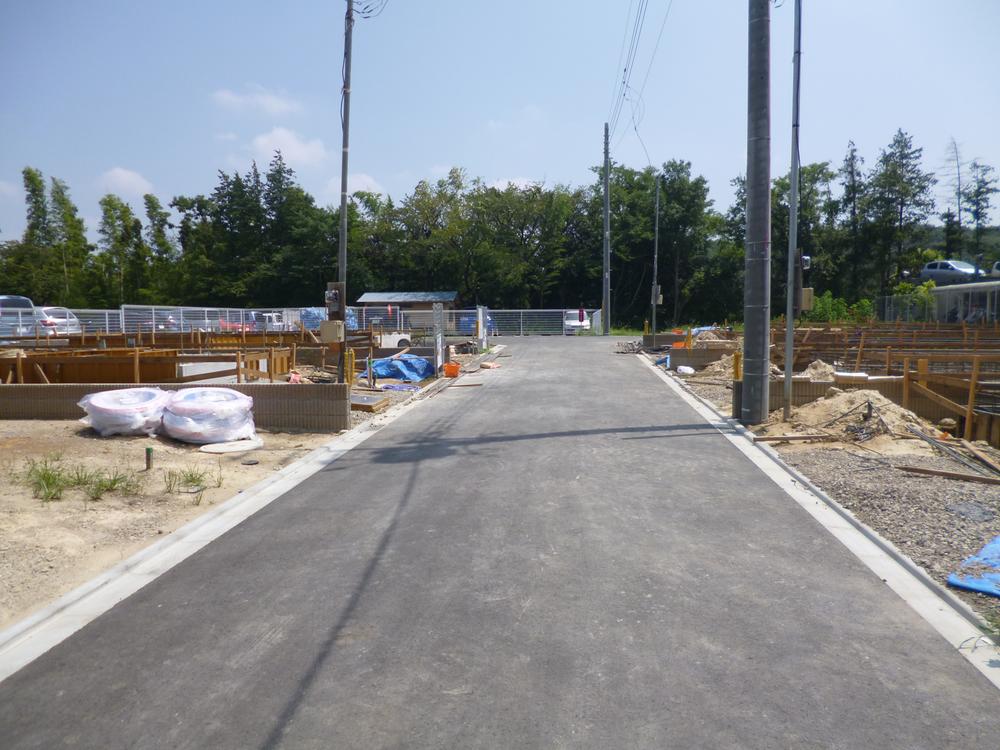 Local photos, including front road. Local (August 2013) Shooting