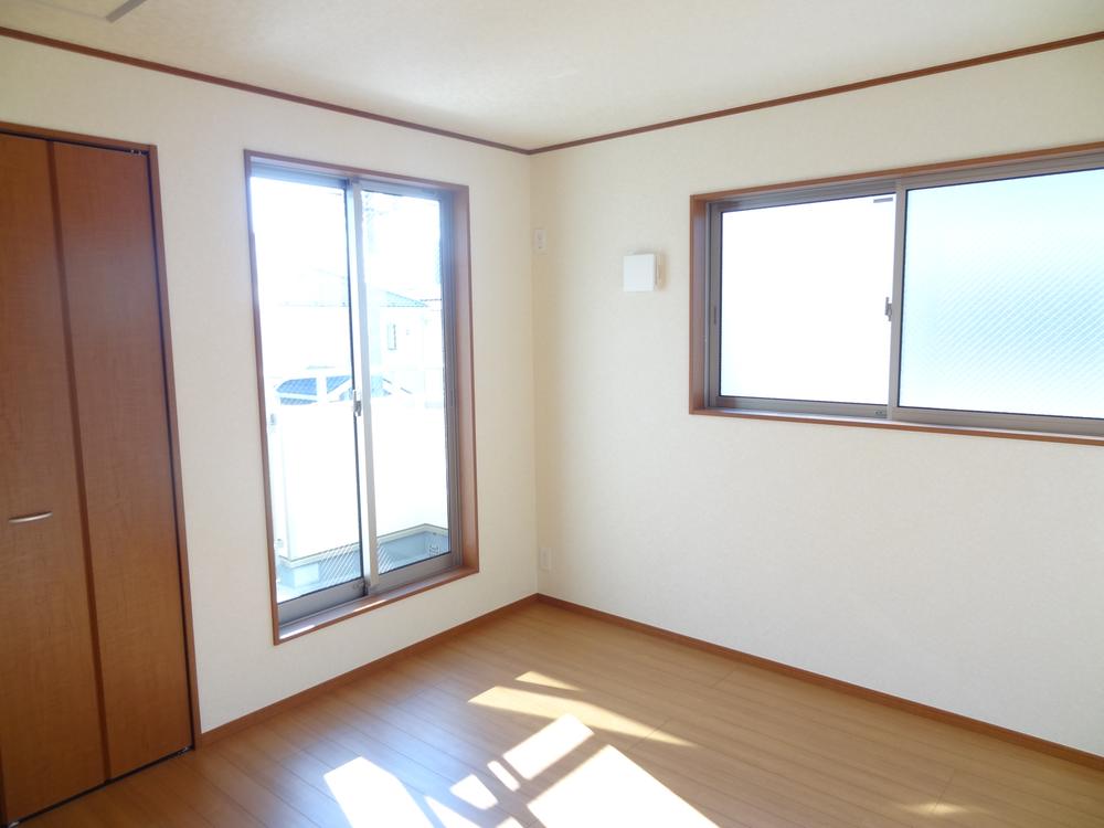 Non-living room. Indoor (12 May 2013) Shooting