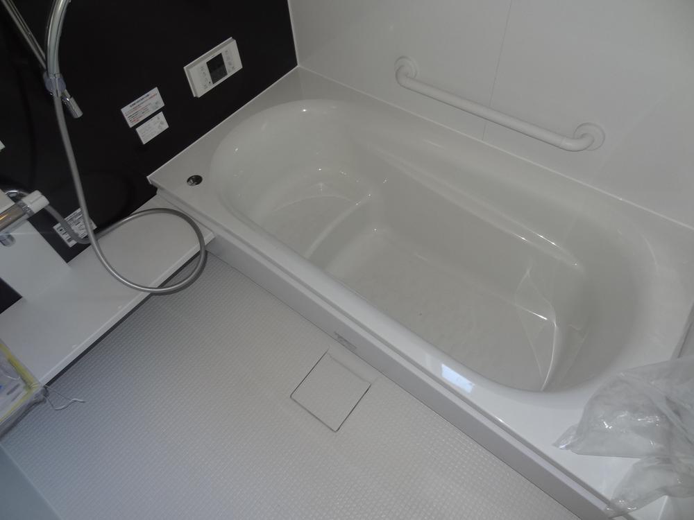 Bathroom. Indoor (12 May 2013) Shooting