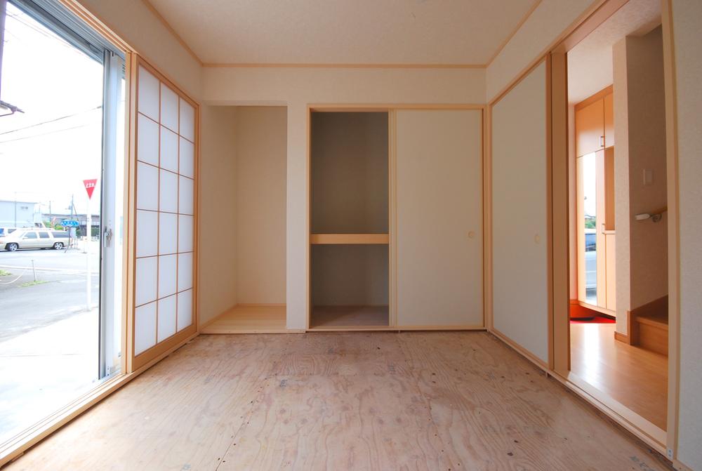 Other introspection. Indoor (September 2013) Shooting