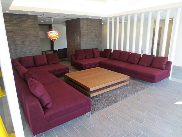 Entrance. Building E Entrance.