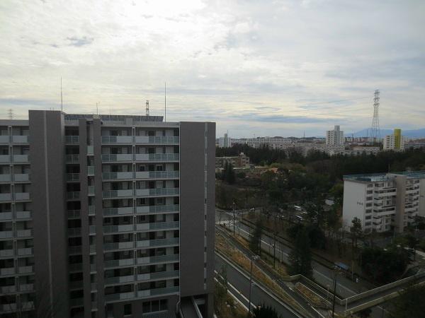 View photos from the dwelling unit. 2 along the line more accessible / Super close / Facing south / System kitchen / Bathroom Dryer / Share facility enhancement / All room storage / High floor / Security enhancement / Barrier-free / Elevator / Otobasu / Warm water washing toilet seat / TV monitor interphone / Dish washing dryer / Walk-in closet / Floor heating / Delivery Box