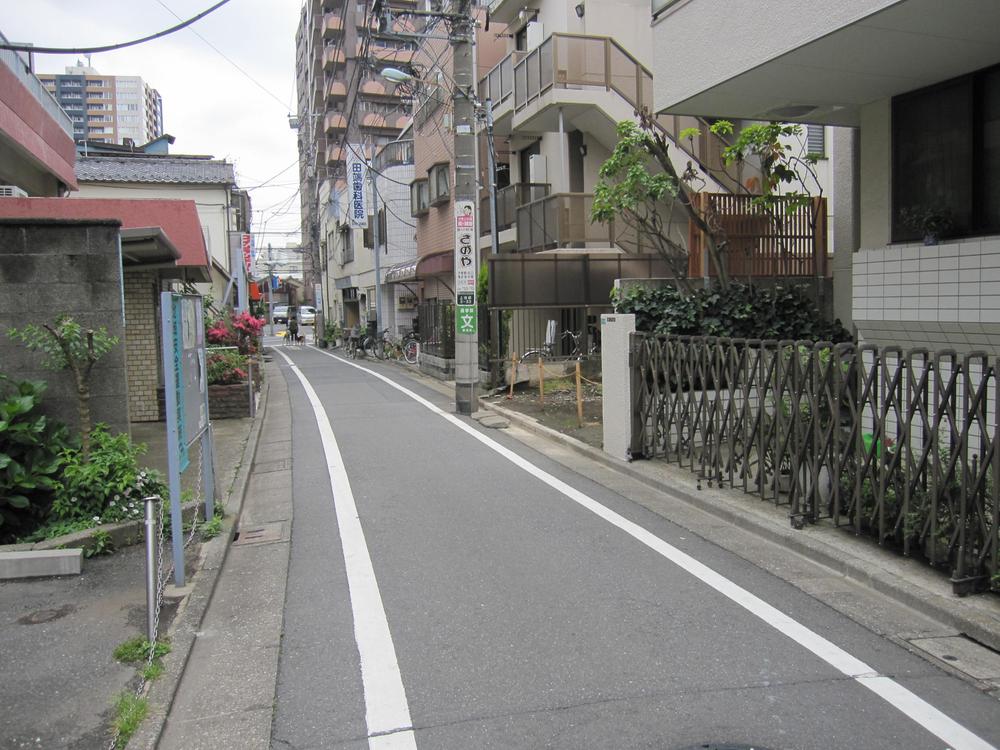 Local photos, including front road. Local (July 2013) Shooting