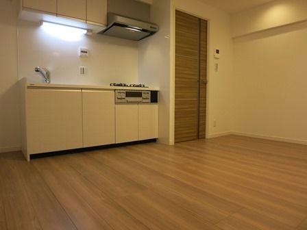 Living. ~ 12 / 23 interior was completed ~ Please have a look once a reborn room. ◆ LD and Western between is a movable partition ◆ "Komagome" Station 2-minute walk ◆ Rikugien a 2-minute walk away ◆ Air conditioning is 1 groups already installed ◆