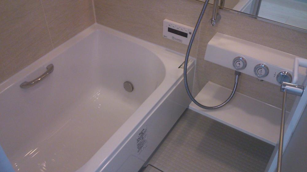 Bathroom. Indoor (12 May 2013) Shooting