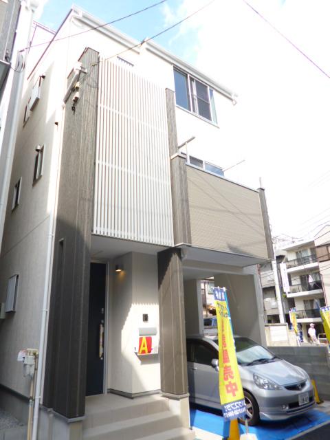 Local appearance photo. Local (10 May 2013) Shooting