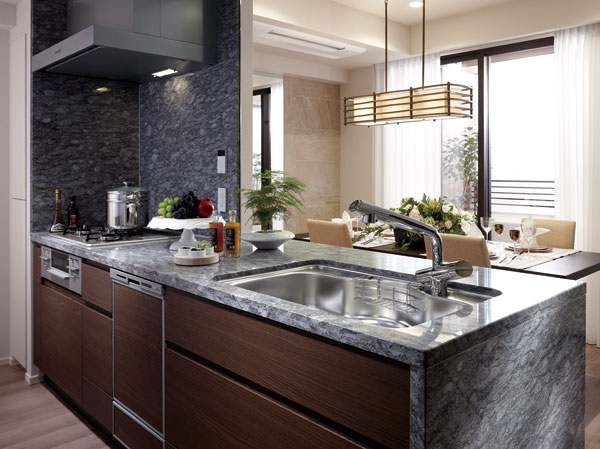 Kitchen.  [kitchen] Open kitchen that reunion can enjoy with the family while cooking. (All published photograph of the model room Atype ・ Menu Plan 1 ・ Graceful Mocha (application deadline Yes ・ Free of charge) is that where the shooting)