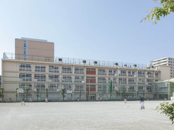 Surrounding environment. Sugamo North Junior High School (about 1200m, A 15-minute walk)