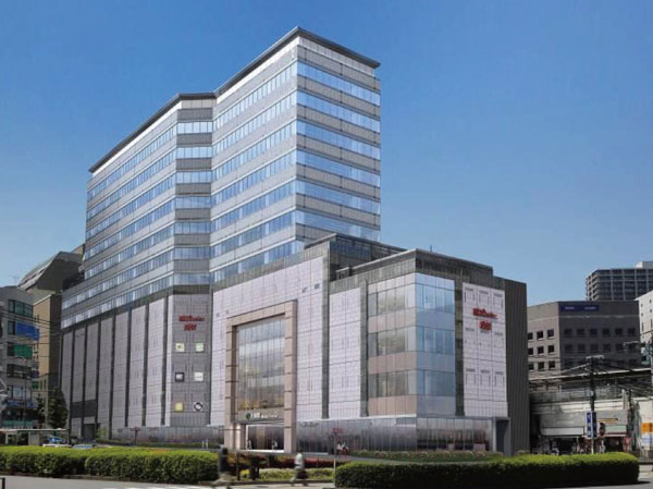 Surrounding environment. There and convenient supermarkets and drug stores, Suddenly stop want to become a general store and cozy cafes, Atorevi Otsuka gather the 39 shops that meet comfortably every day. (Atorevi Otsuka ・ JR Otsuka south entrance building / About 420m, 6-minute walk)