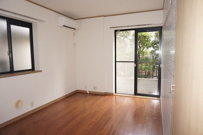 Living and room. Dihedral angle lighting room