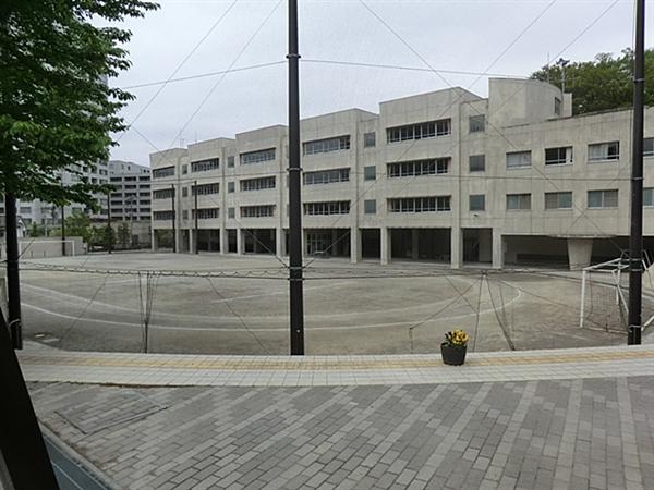 Junior high school. 795m to Toshima Ward Chitose Bridge Junior High School