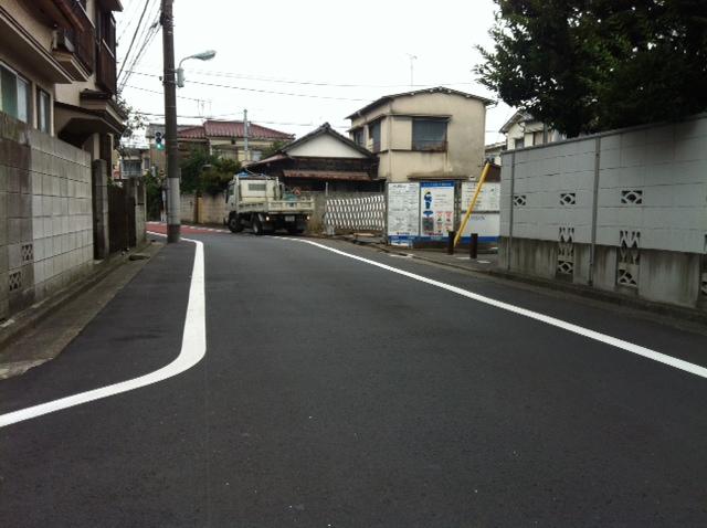 Local photos, including front road. Local (10 May 2013) Shooting